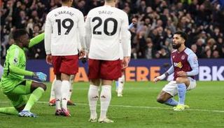 أندريه أونانادوغلاس لويز أمام أندريه أونانا 