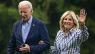 من يقنع بايدن بالتنحي؟ كينيدي جونيور يجيب