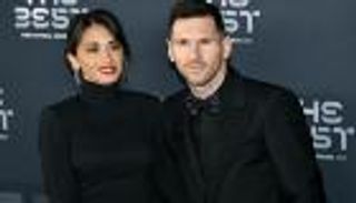 في عيد الحب.. 5 قصص رومانسية تُزين ملاعب كرة القدم