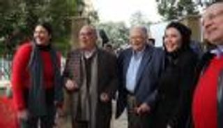 يحيى الفخراني يشوّق الجمهور لمتعة «عتبات البهجة» (صور)