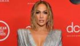 أسرار حب وعلاقات جينيفر لوبيز في فيلمها الجديد «This Is Me» (فيديو)