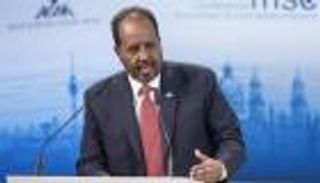رئيس الصومال في إثيوبيا.. هل تذيب «أفريقيا» جليد الأزمة؟