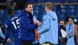 بينهم أسطورتان ورئيس جمهورية.. نجوم لعبوا لمانشستر سيتي وتشيلسي