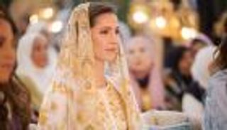 رجوة آل السيف.. الأميرة تودع والدها (بروفايل)