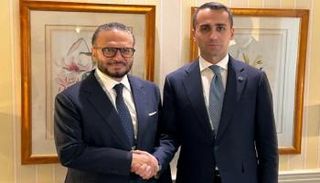 جانب من لقاءات الدكتور أنور بن محمد قرقاش بالمؤتمر