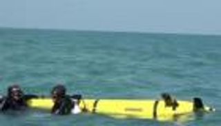 أول تصد لـ«غواصة مسيرة».. 5 ضربات أمريكية للحوثي