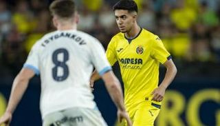 النجم المغربي إلياس أخوماش