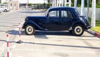 سيارة كلاسيكية بجربة