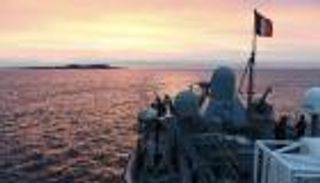 «عاصفة ردع» تطوق الحوثي.. فرنسا تدمر مسيّرتين في البحر الأحمر