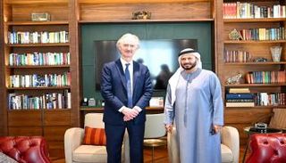 قرقاش والمبعوث الأممي الخاص لسوريا