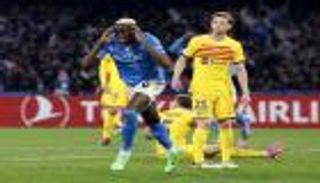 برشلونة يسقط في فخ نابولي بدوري أبطال أوروبا.. وبورتو يصفع أرسنال 