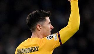 فرحة روبرت ليفاندوفسكي ضد نابولي