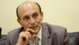 محمد صبحي يكشف عن إجراء غير مألوف حتى يجلس مع أحفاده