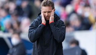 انتحار والد يوليان ناغلسمان مدرب ألمانيا