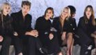 أسبوع الموضة النسائية في باريس 2024.. جرأة وأناقة منتظرة (صورة)