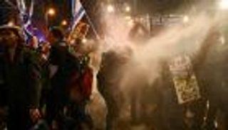 باراك يطرح «وصفة» إسقاط الحكومة.. ونتنياهو حائر في «رفح»