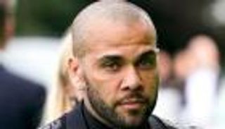 مليون دولار.. هدية غير متوقعة لداني ألفيس في السجن