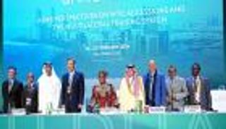 رسائل مهمة لوزير التجارة الصيني بأبوظبي.. هدايا ووعود للدول النامية