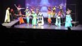 حدث فني وإنساني استثنائي في تونس.. أطفال جانحون يشاهدون مسرحية «كتاب علاء الدين» (خاص)