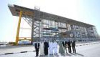 «موانئ دبي العالمية» و«مصدر» توقعان اتفاقية بشأن الطاقة المتجددة