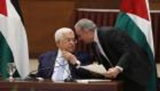 الرئيس الفلسطيني يقبل استقالة حكومة اشتية ويكلفها بتسيير الأعمال