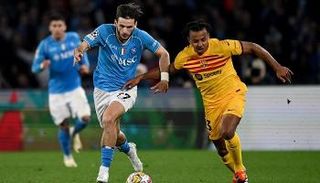 خفيتشا كفاراتسخيليا نجم نابولي ضد برشلونة