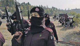شرطيات باكستانيات خلال تدريب في ناوشيرا
