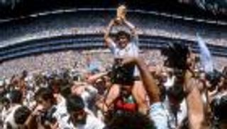 ذكرى الانطلاقة.. كيف احتل مارادونا عرش الكرة الأرجنتينية في 9 سنوات؟