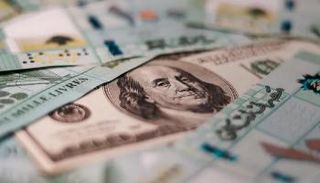 الدولار والليرة اللبنانية - أرشيفية 