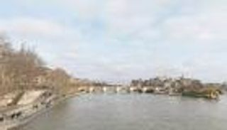 «وعد السين».. هل ينقذ ماكرون ضفاف باريس؟