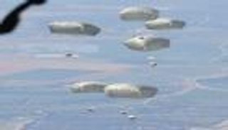 «معبر السماء» مفتوح.. إنزال بحريني أردني فوق غزة