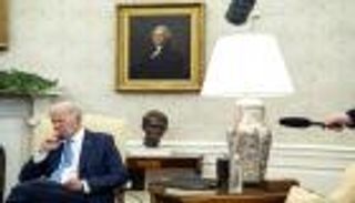 إنزال أمريكا مساعدات على غزة.. فقدان لأوراق الضغط أم «سأم» من نتنياهو؟