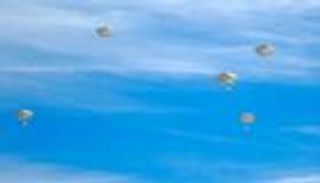 المساعدات الأمريكية الجوية على غزة.. ماذا نعرف عن العملية المرتقبة؟