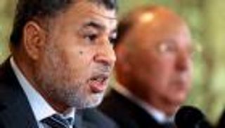 قاد «مفرخة للإرهاب» بفرنسا.. «عجوز النهضة» يعود لتونس مطرودا ومحظورا