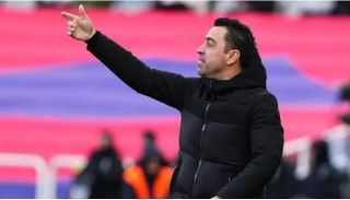 تشافي هيرنانديز مدرب برشلونة