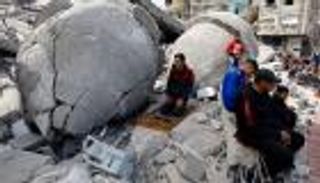 «مهلا مهلا يا هلال».. كيف تستعد غزة لرمضان؟