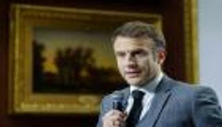 ماكرون يصرخ في وجه «الجبناء».. والأوروبيون يتلمسون طريقا «بلا أمريكا»