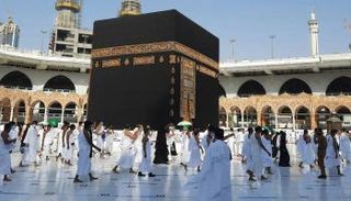 هل عمرة رمضان تساوي حجة؟