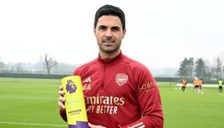 ميكيل أرتيتا المدير الفني لأرسنال مدرب الشهر