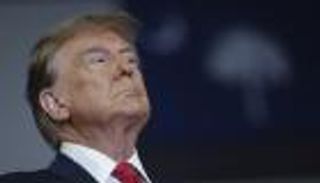 ترامب.. هل يتلقى «المرشح المتهم» إحاطة أمنية سرية رغم «قضية الوثائق»؟
