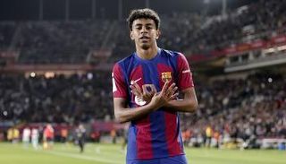 لامين يامال نجم برشلونة الواعد