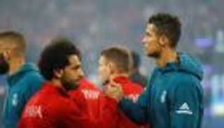 ميسي أم رونالدو؟.. صراع «الماعز» يورط محمد صلاح (فيديو)