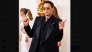 حفل الأوسكار 2024.. روبرت جونيور يخطف الأنظار برقصة مثيرة (فيديو)