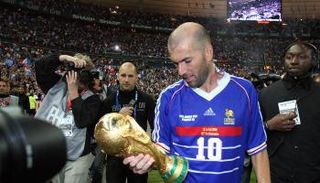 زيدان بطل فرنسا في كأس العالم 1998
