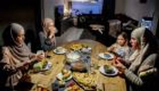 بالساعة.. ماذا يحدث لأجسامنا خلال الصيام؟