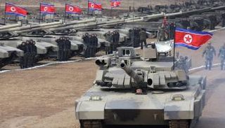 زعيم كوريا الشمالية كيم جونغ أون يقود الدبابة «الأقوى»