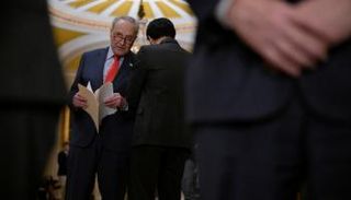  زعيم الغالبية الديمقراطية في مجلس الشيوخ الأمريكي تشاك شومر