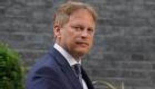 استمر 30 دقيقة.. «تشويش» روسي على طائرة وزير الدفاع البريطاني