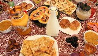 مائدة إفطار رمضانية