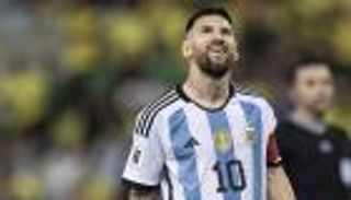 ميسي يقلق منتخب الأرجنتين قبل رحلة أمريكا